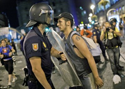 Fighting vs Policia /   .